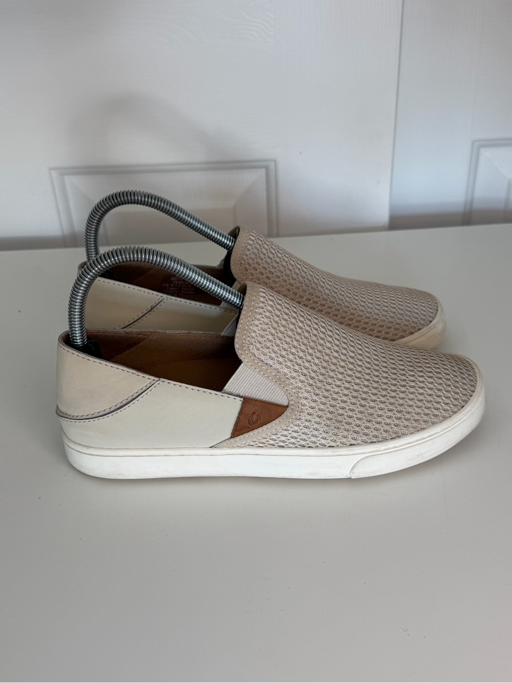 Olukai Womens Pehuea Slip On Shoes Mesh Comfort‎ Cream Size 7.5 Drop Heel